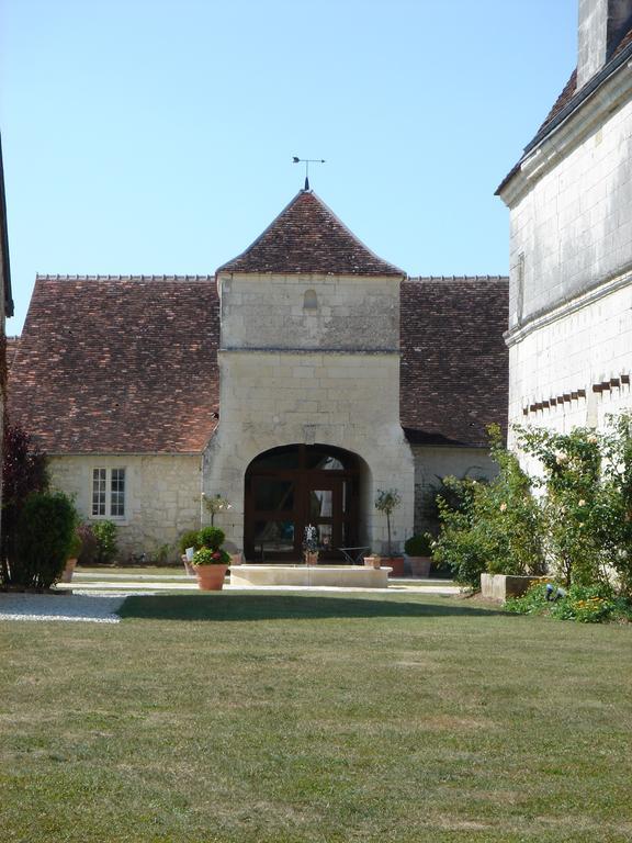Апарт отель Manoir De La Rousselliere Лош Экстерьер фото
