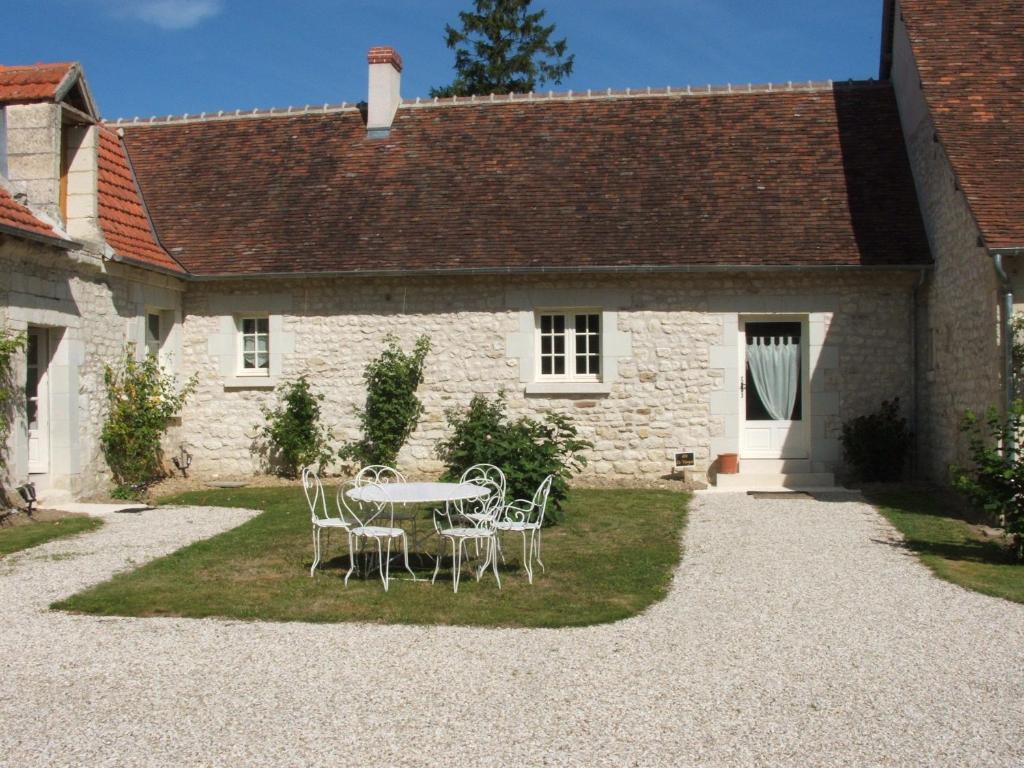 Апарт отель Manoir De La Rousselliere Лош Номер фото